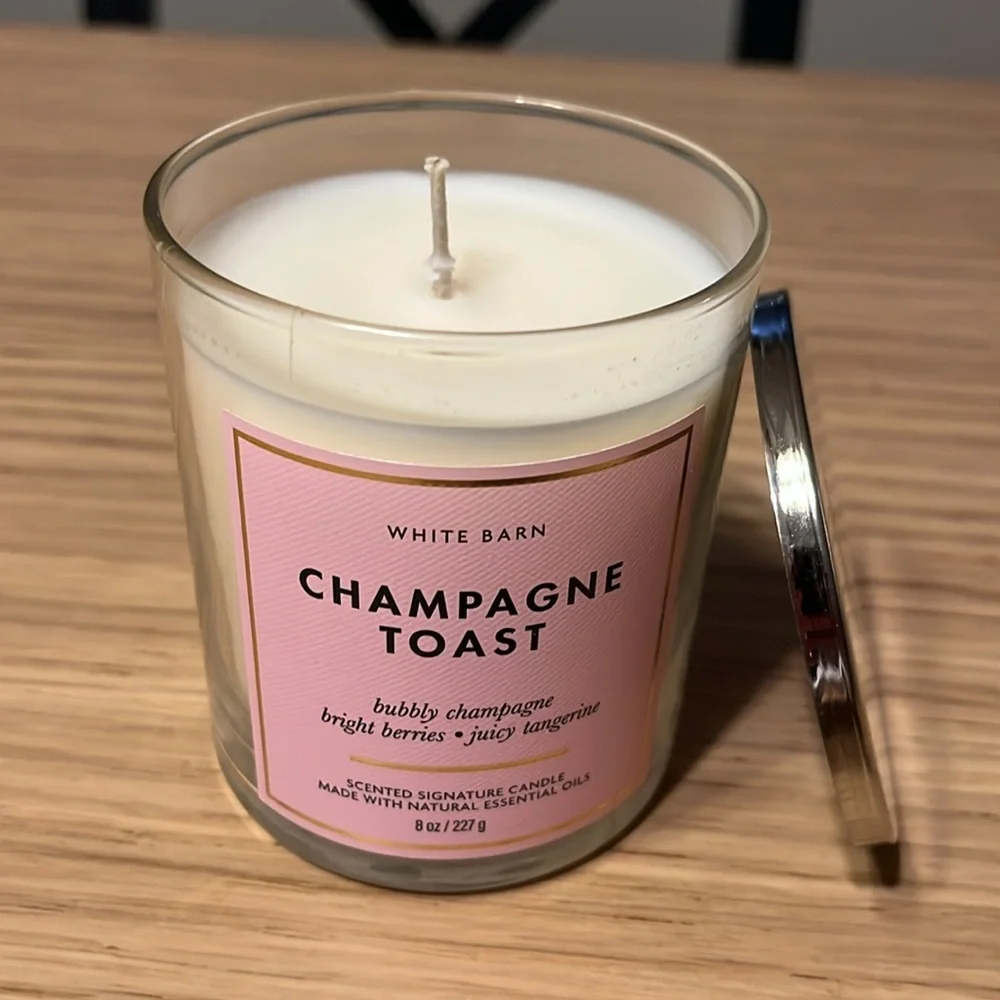 Bath & Body Works Single Wick Candle. Champagne Toast.